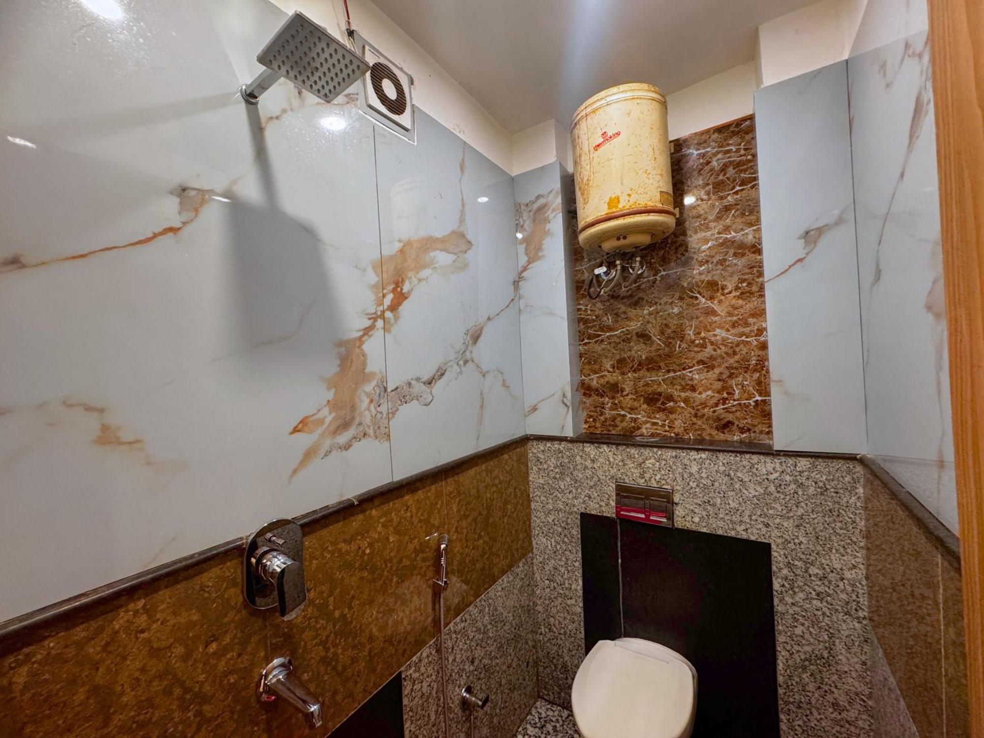 Bala Ji International Pure Veg 3* New Delhi